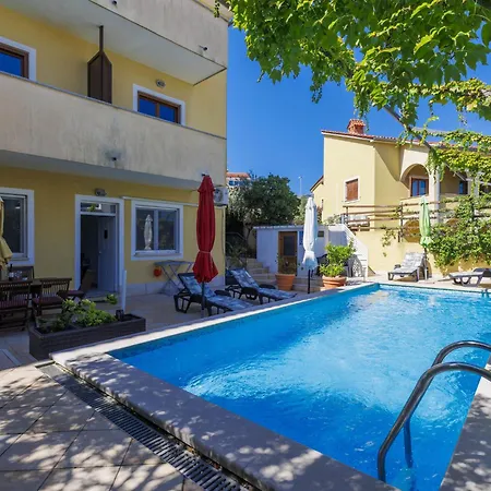 Apartment Gabi - Mdn168 By Interhome
